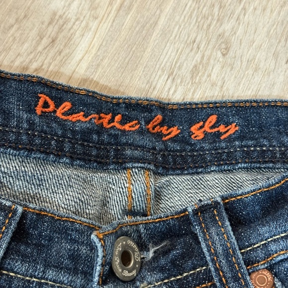 Classic Blue Boot Cut Jeans with Embroidered Pockets - Picture 3 of 7